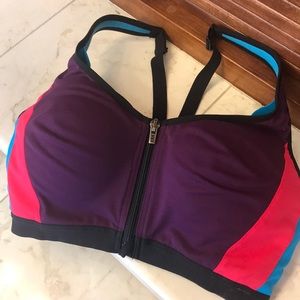 Victoria’s Secret knockout sports bra 34DD